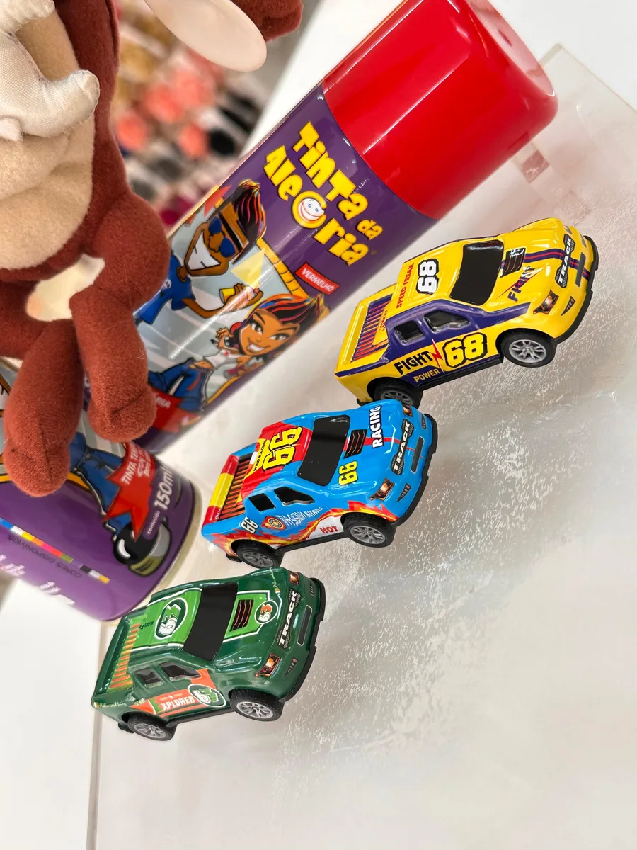 Carrinhos de corrida e brinquedos — coleção de brinquedos PinkBiju
